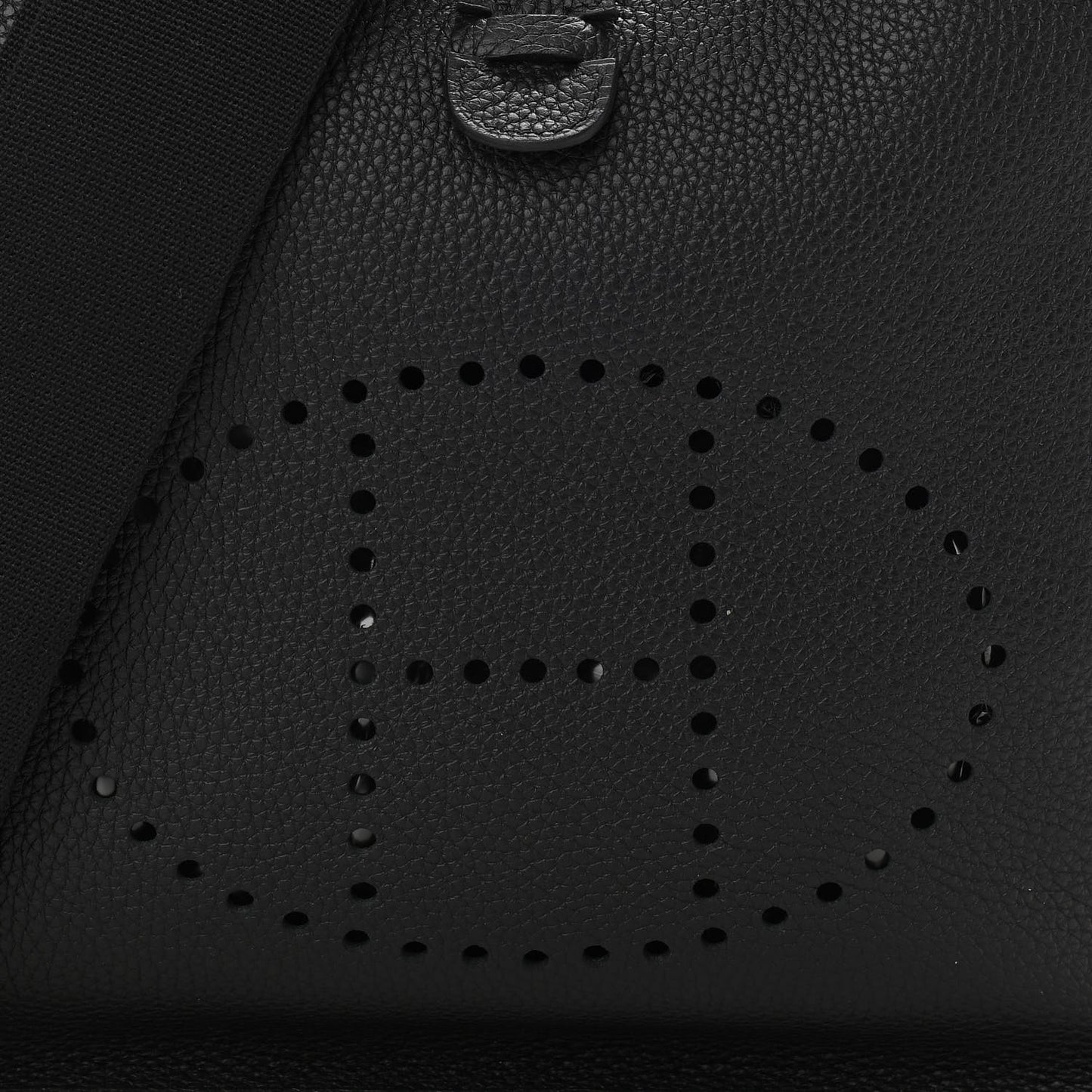 Taurillon Clemence Evelyne III PM Black