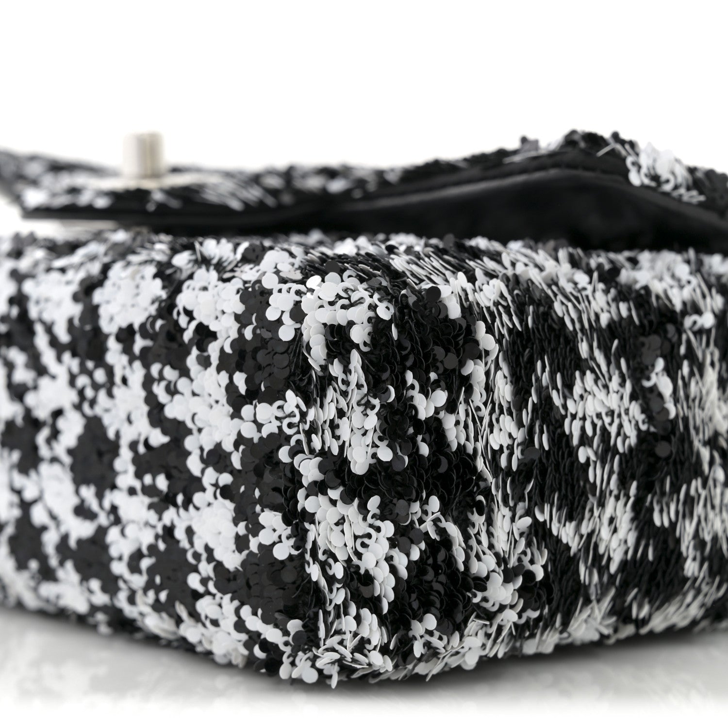 Chanel Sequin Houndstooth Small Flap Black White 1767824
