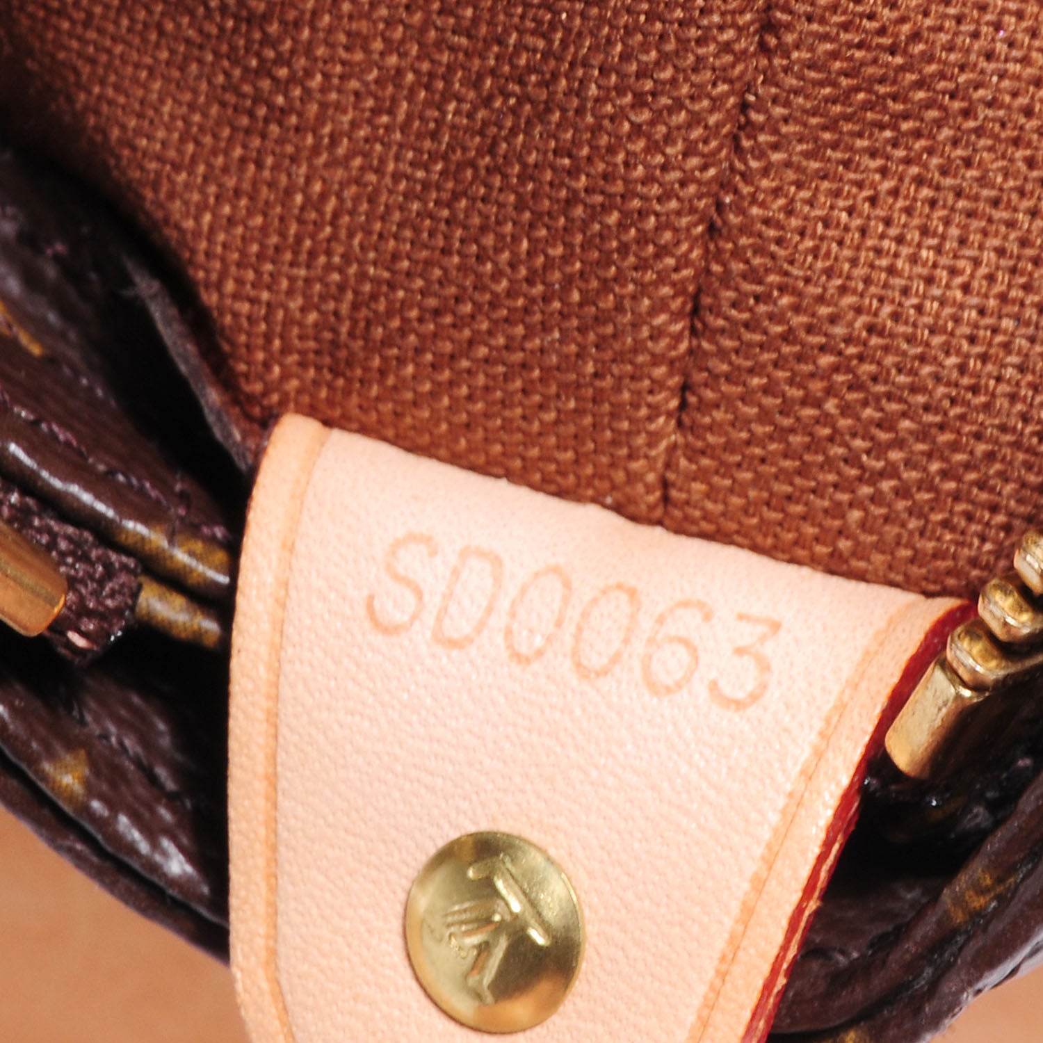 Louis Vuitton Monogram Cabas Mezzo 9 of 9