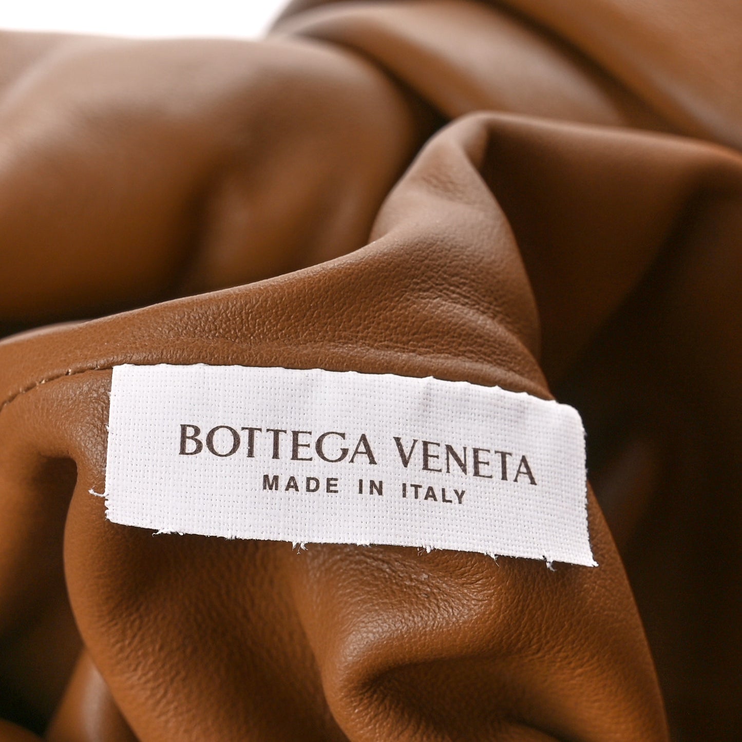 Smooth Butter Calfskin Small The Shoulder Pouch Cammello
