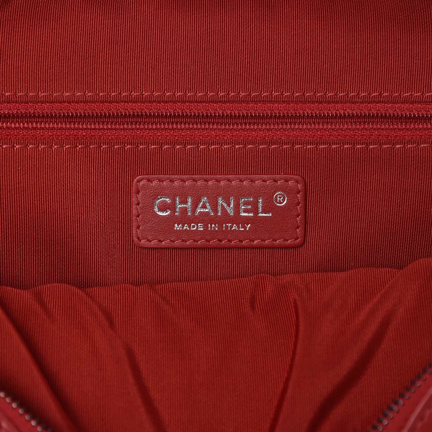 Crumpled Calfskin Quilted Medium Casual Rock Flap Red
