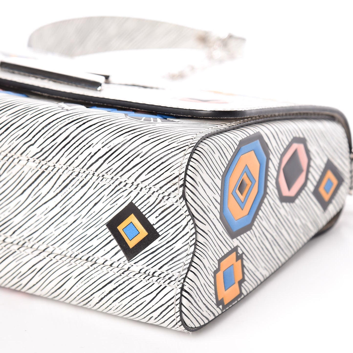 Epi Azteque Twist Shoulder Bag MM White