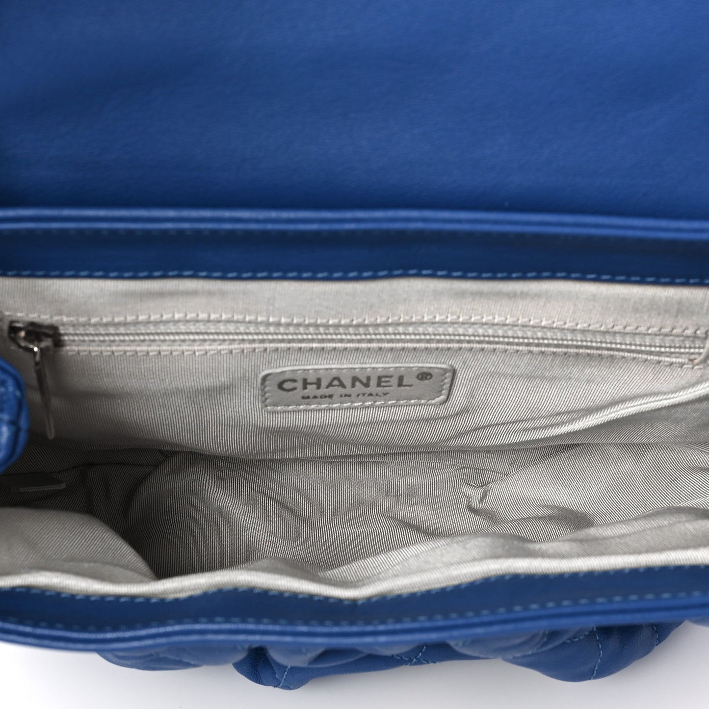 Washed Lambskin Quilted Medium Chain Around Messenger Blue