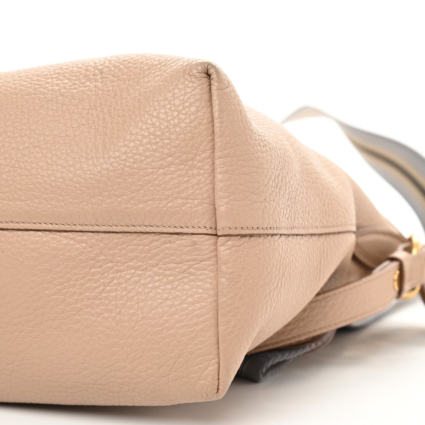 Vitello Daino Shopping Tote Cammeo
