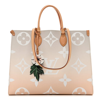 Louis Vuitton Monogram Giant By The Pool OnTheGo GM Brume 1 of 10