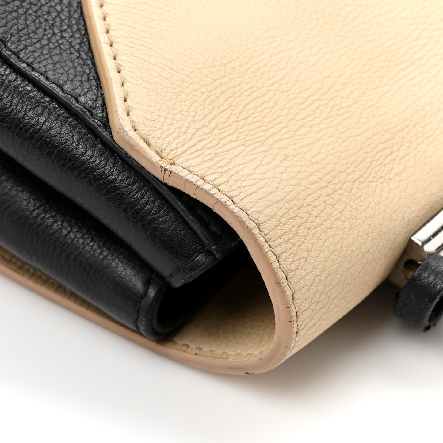 Soft Calfskin Lockme II Top Handle Vanille Black