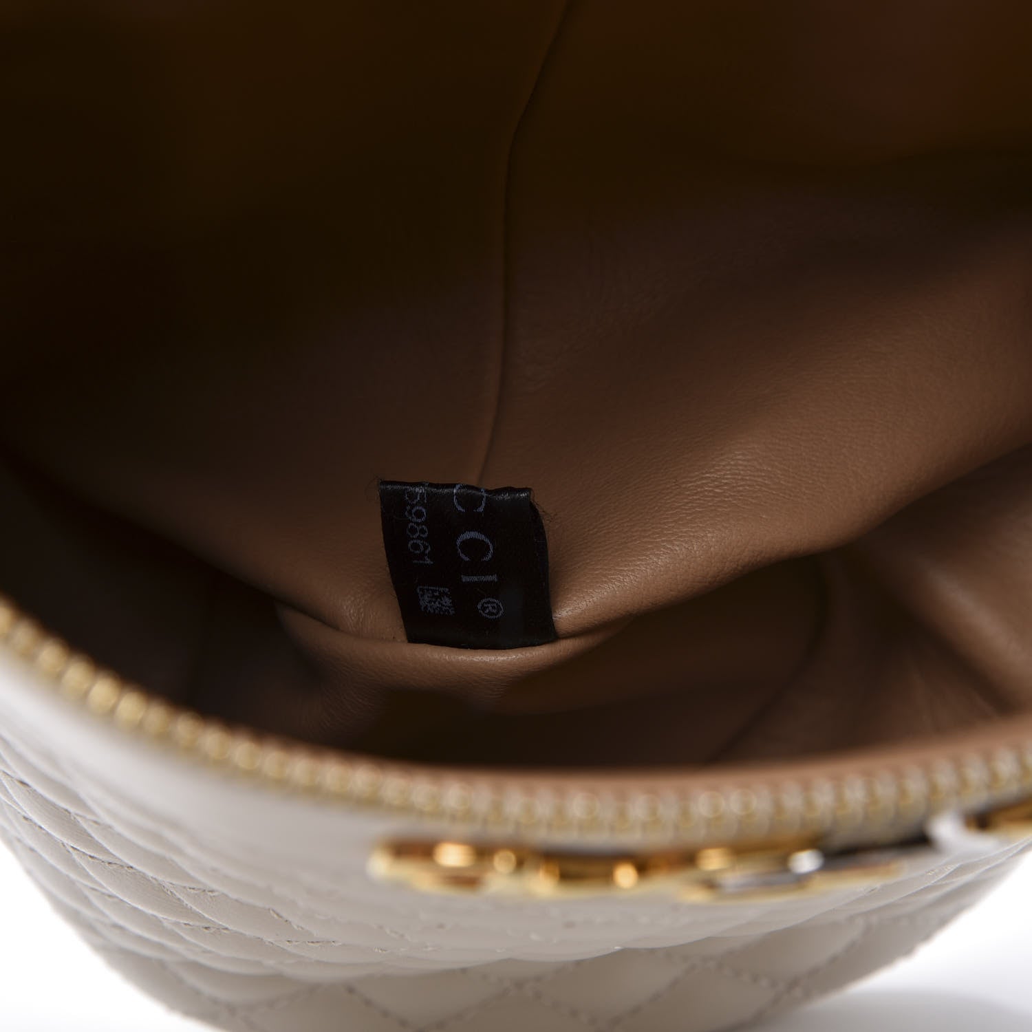Gucci Calfskin Trapuntata Zumi Belt Bag Off White 9 of 11