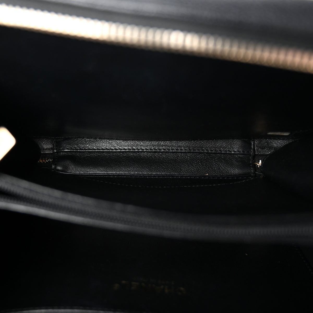 Caviar Quilted Medium CC Filigree Vanity Case Black
