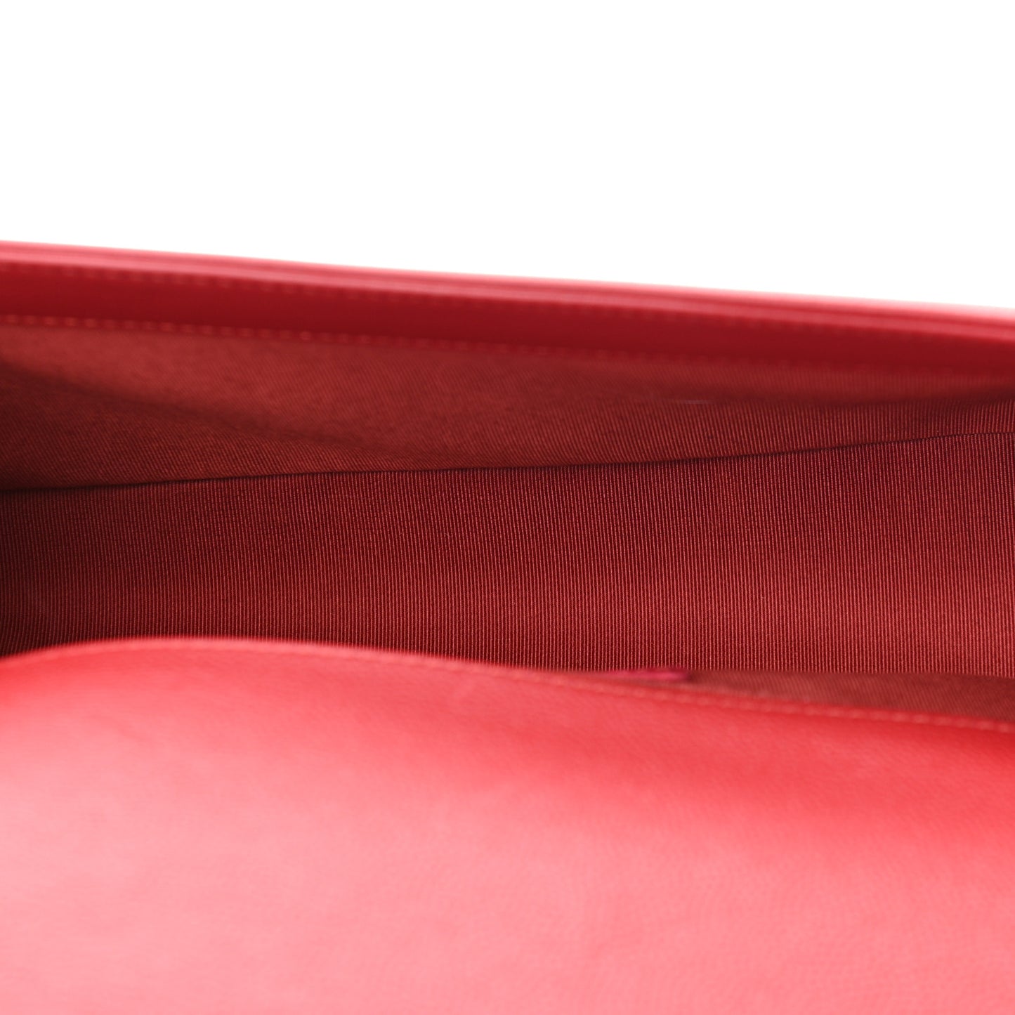 Caviar Quilted Medium Boy Flap Red