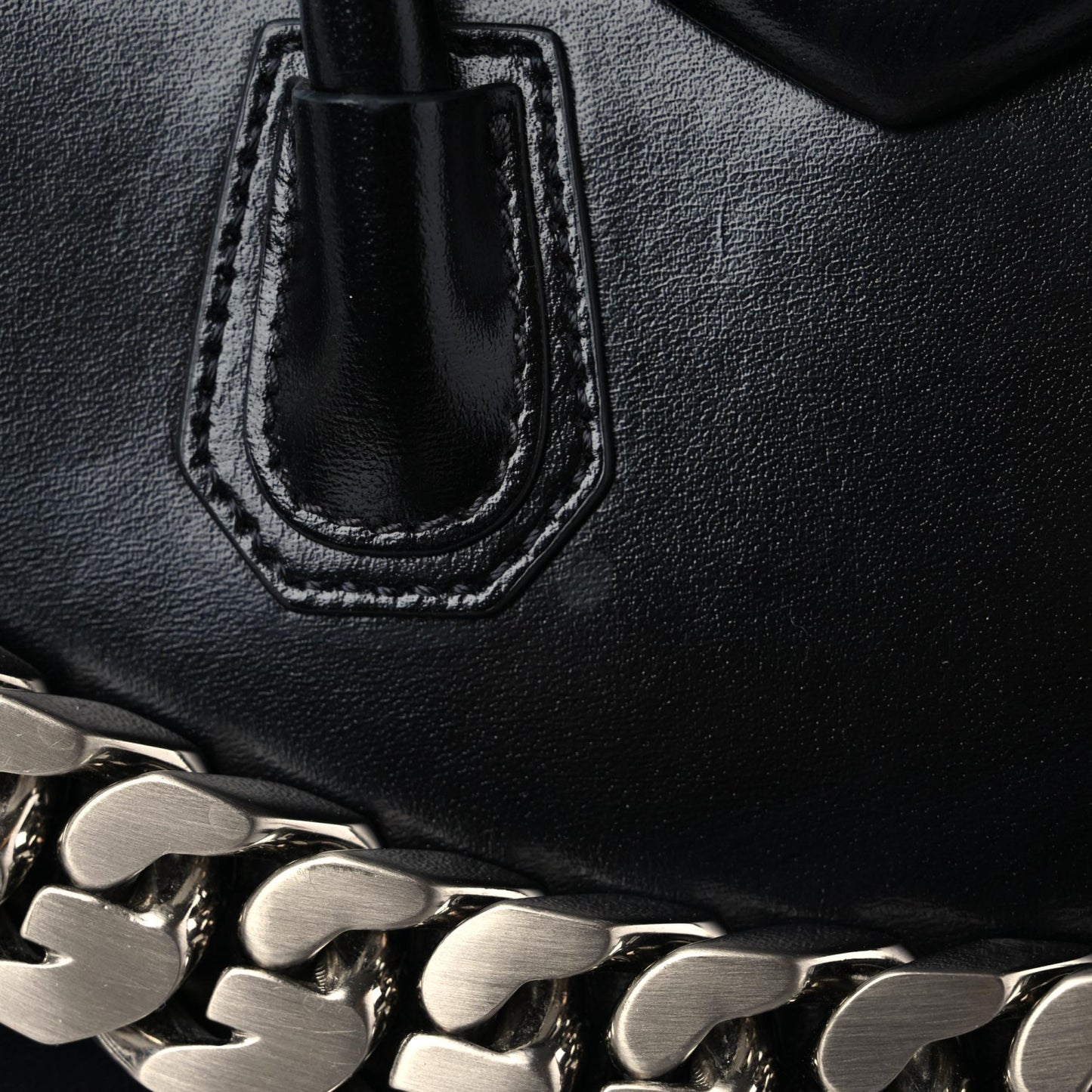 Shiny Lord Calfskin Mini Antigona With Chain Black