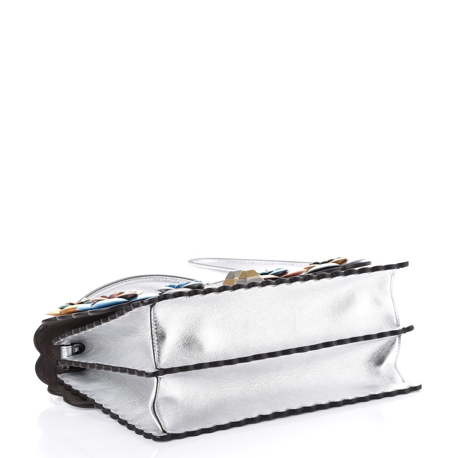 Fendi Metallic Calfskin Flowerland Scalloped Studded Pequin Kan I Shoulder Bag Argento 4 of 10