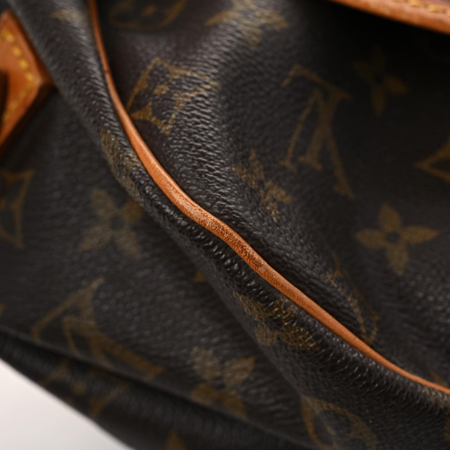 Monogram Saumur 35