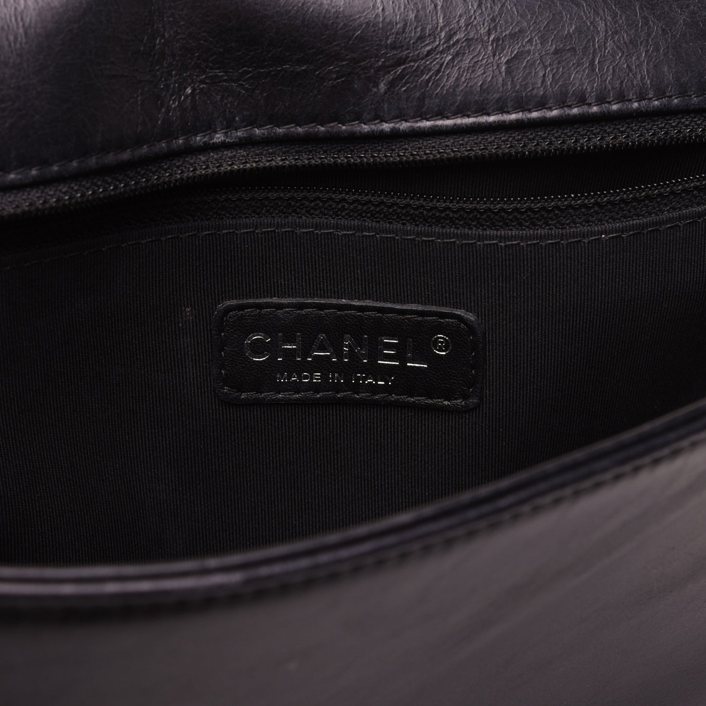 Calfskin Embossed Stitch Large Boy Flap Black