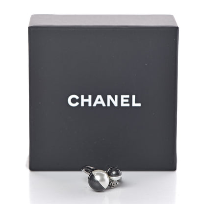Chanel Ruthenium Pearl CC Ring 5 Pearly White Dark Grey 5 of 5