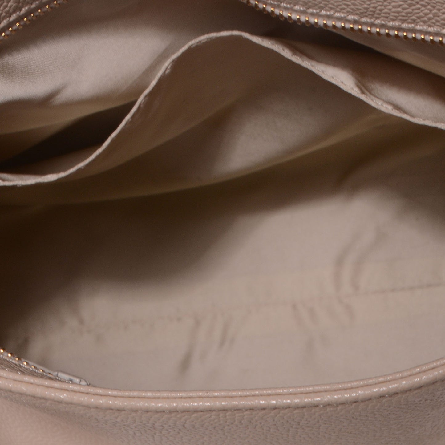 Caviar Shoulder Bag Light Beige