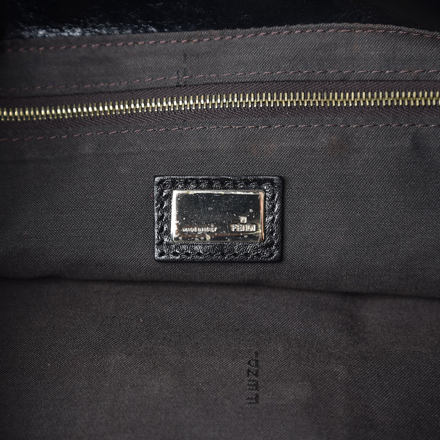 Fendi Vitello Acqua Maxi Baguette Shoulder Bag Black 6 of 9