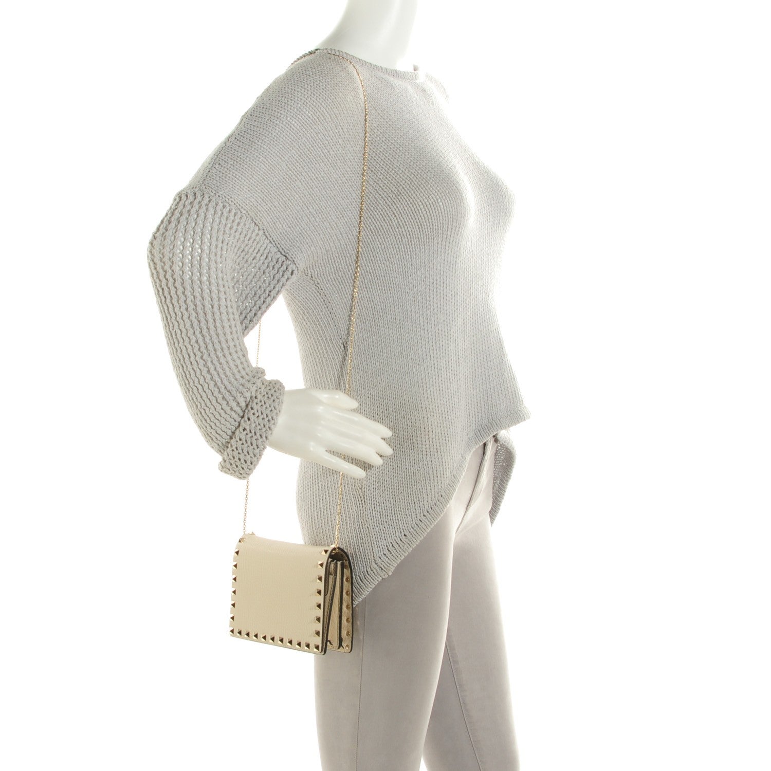 Valentino Garavani Pebbled Calfskin Rockstud Wallet on Chain Light Ivory 2 of 8