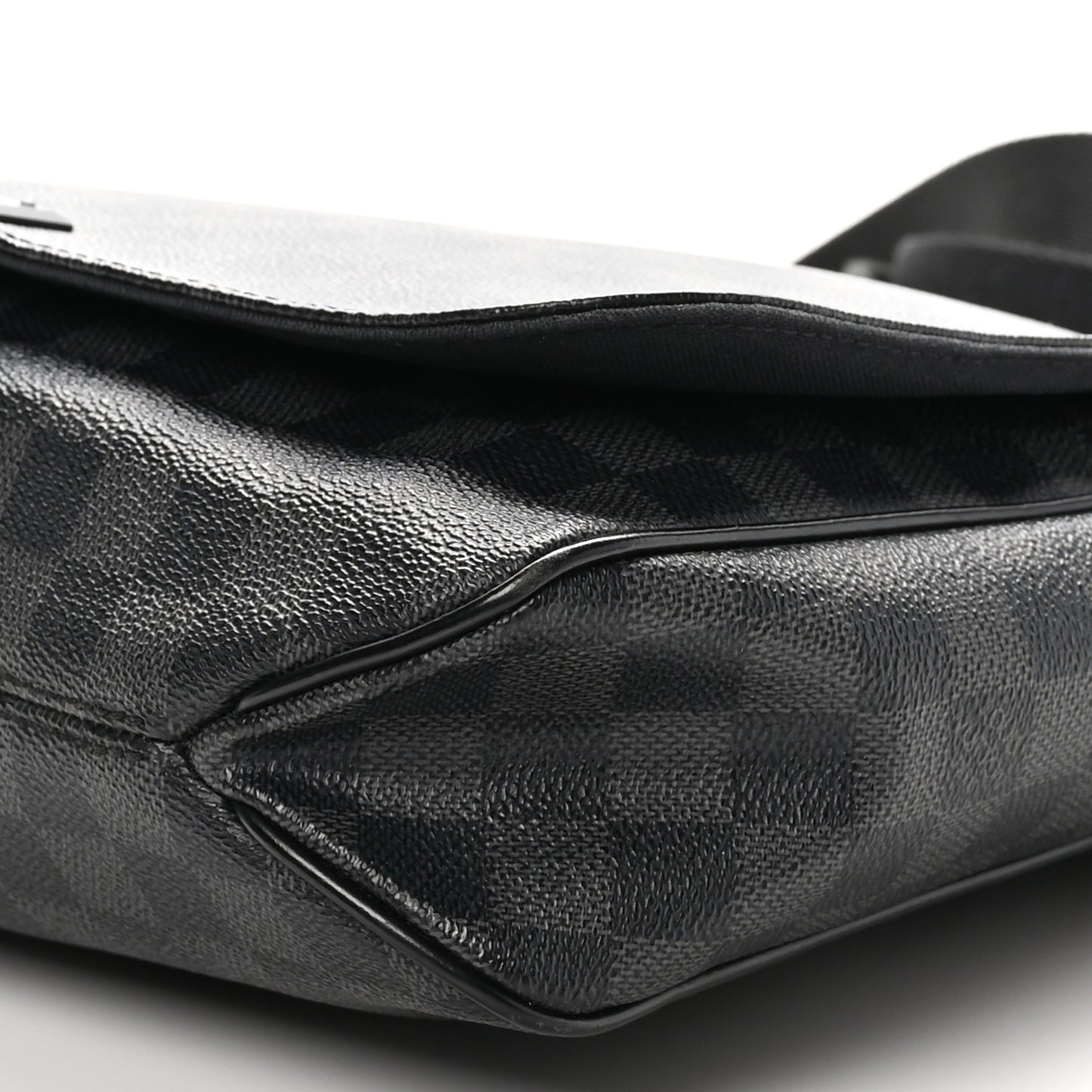 Damier Graphite District MM
