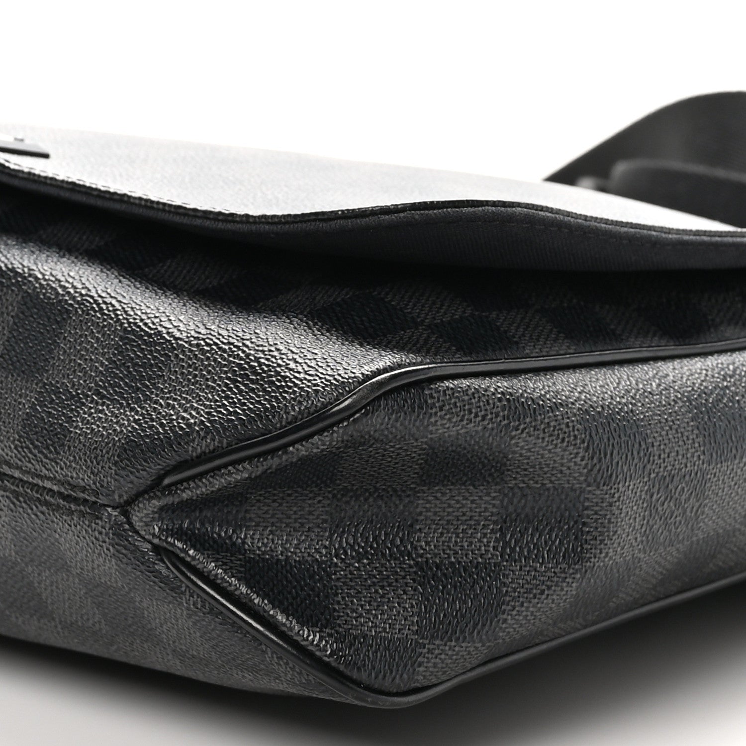 Louis Vuitton Damier Graphite District MM 9 of 9