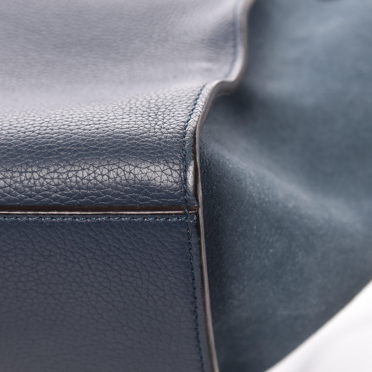 Drummed Calfskin Suede Medium Trapeze Orage