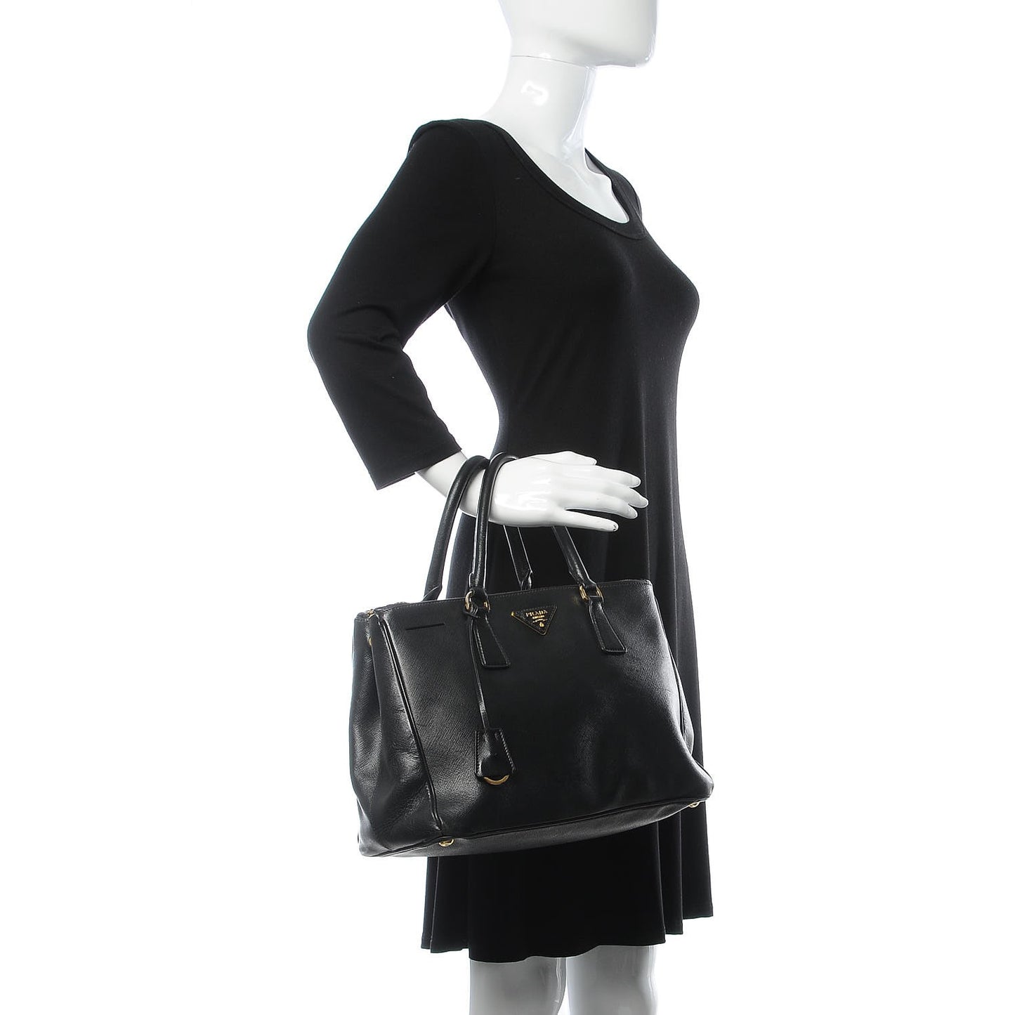 Saffiano Medium Galleria Double Zip Tote Black