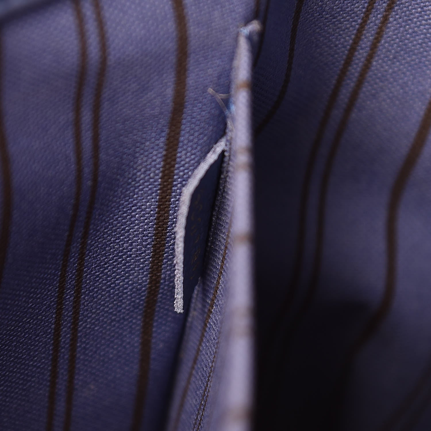 Louis Vuitton Empreinte Montaigne MM Denim 7 of 12