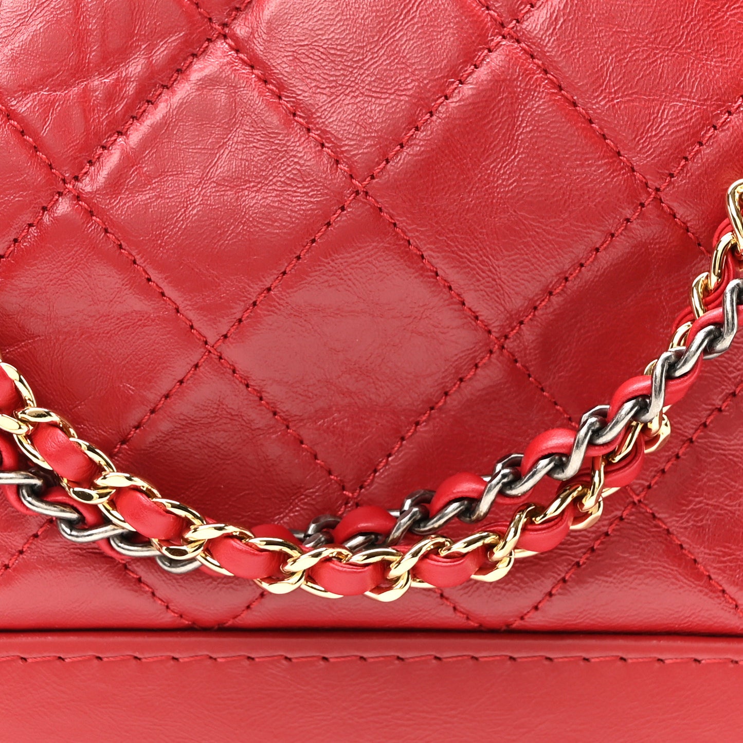 Aged Calfskin Quilted New Medium Gabrielle Hobo Red