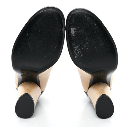 Chanel Lambskin Cap Toe CC Pumps 38 Beige Black 7 of 10
