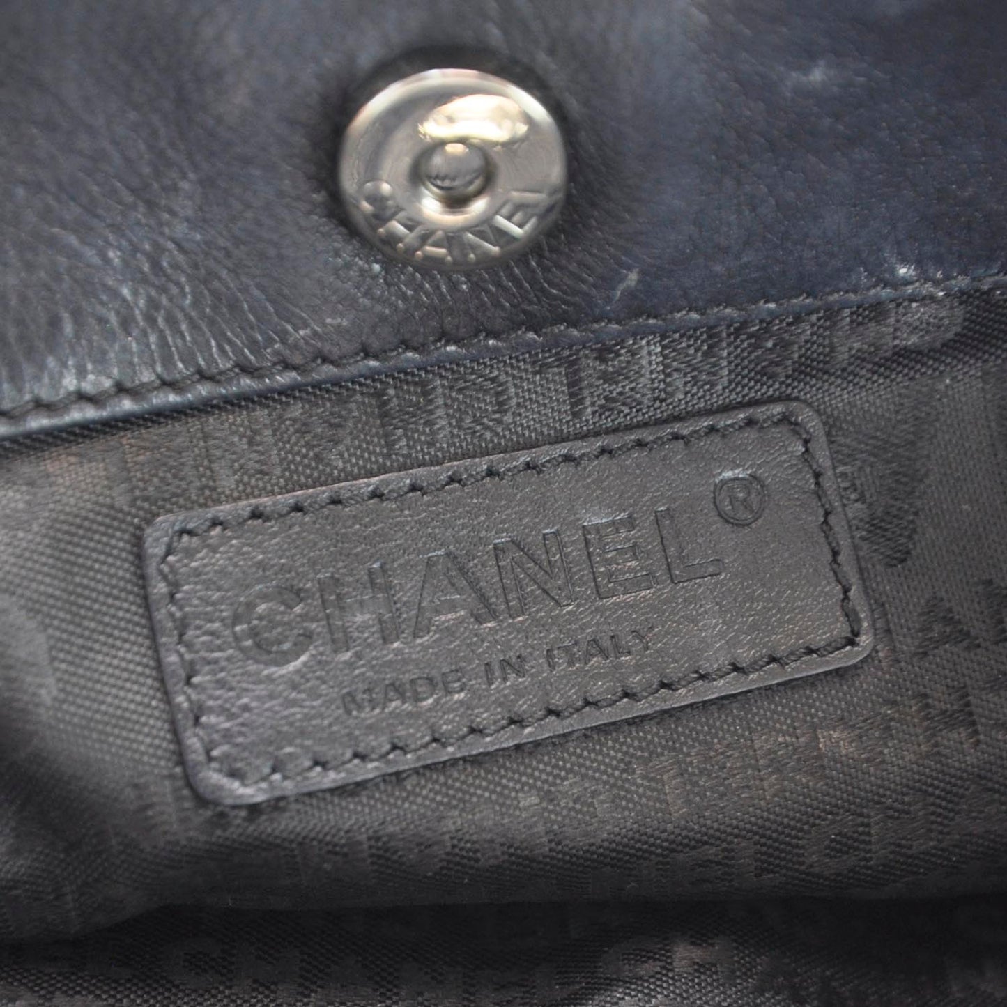 Leather Chain Pochette Black