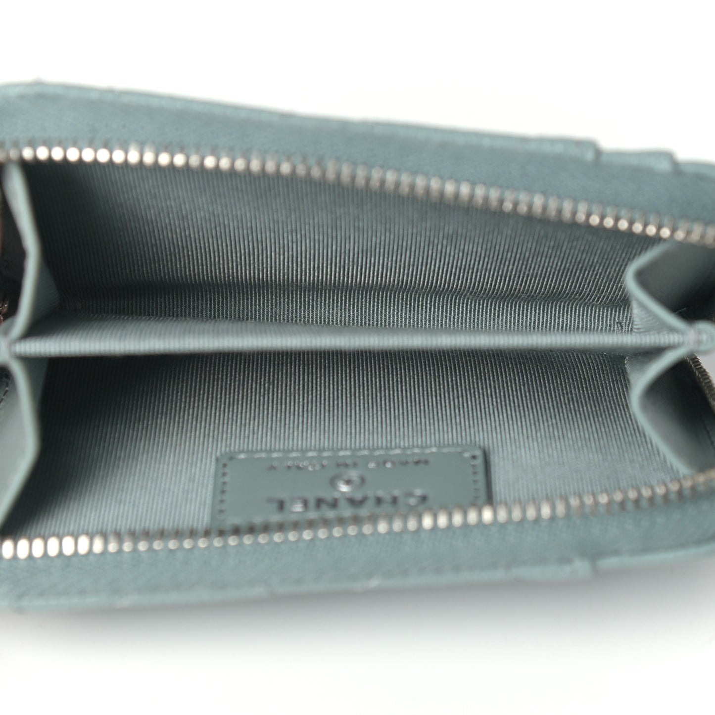 Caviar Quilted Zip Card Holder Light Blue