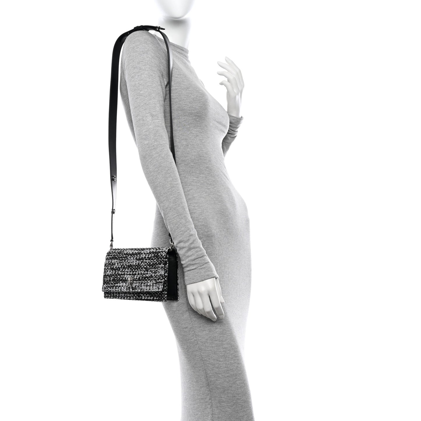 Raffia Skull Shoulder Bag Black White