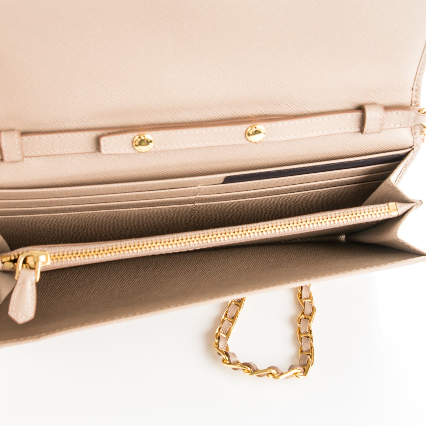 Saffiano Metal Oro Chain Wallet Cammeo