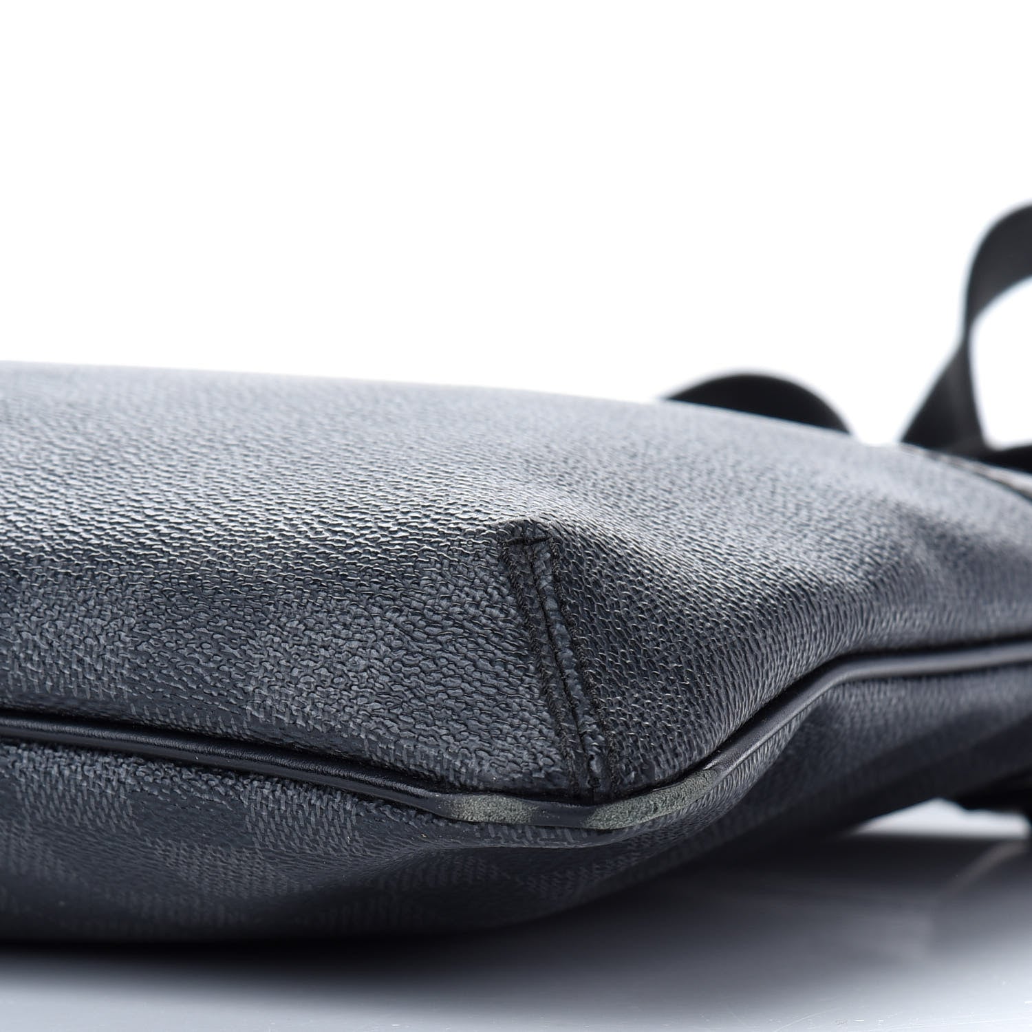 Louis Vuitton Damier Graphite Thomas 9 of 9