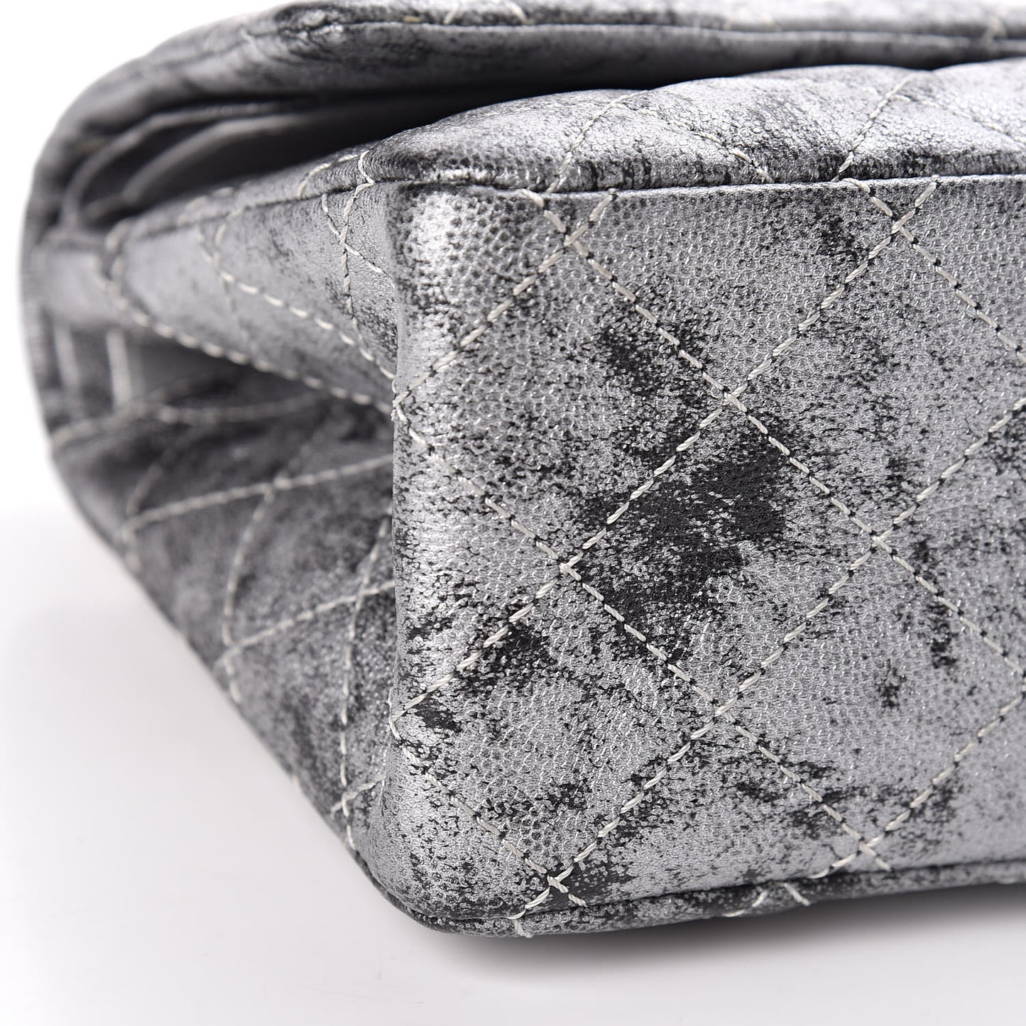 Metallic Caviar Quilted 2.55 Reissue 226 Flap Silver Black