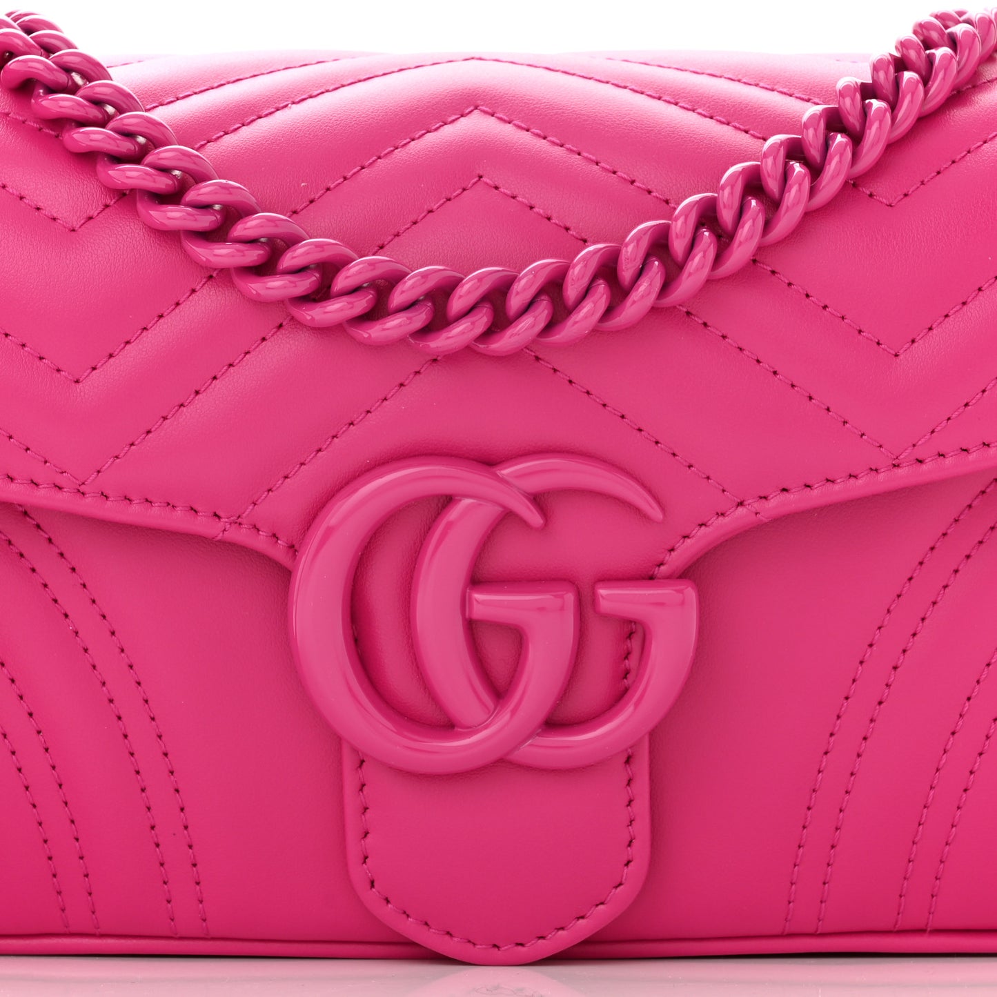 Calfskin Matelasse Monochrome GG Marmont Crossbody Shoulder Bag Classic Fuxia