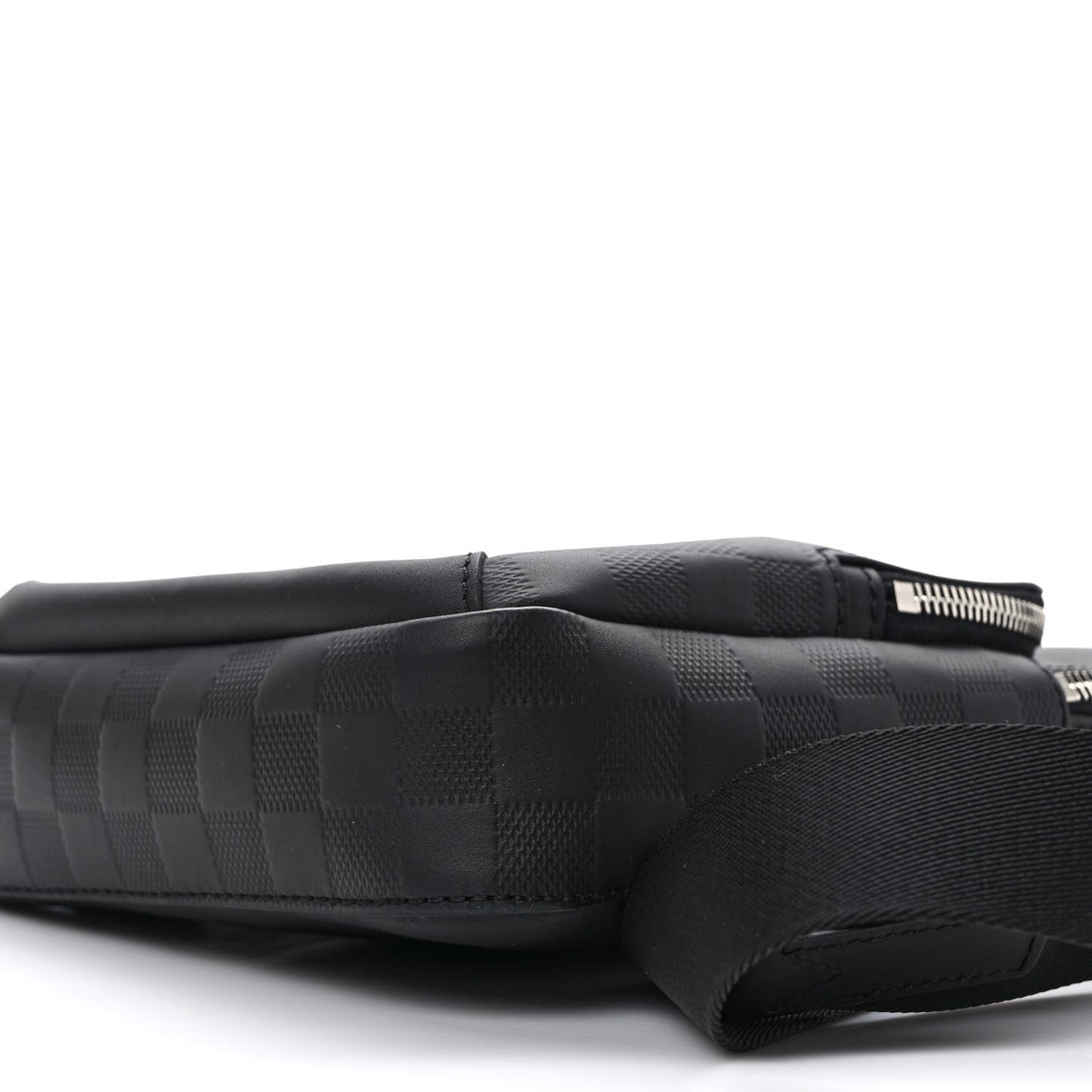 Damier Infini Avenue Sling Bag Onyx