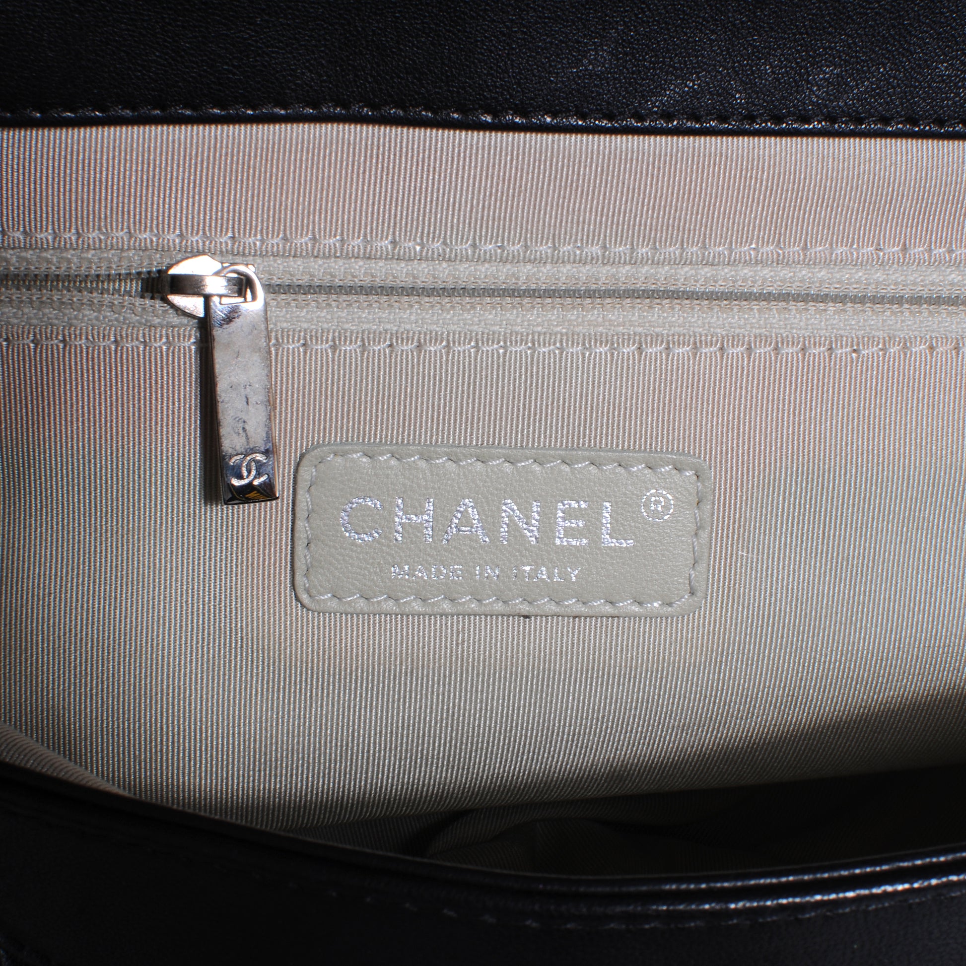 Chanel Lambskin Chain Around Medium Messenger Bag Black 6 of 9