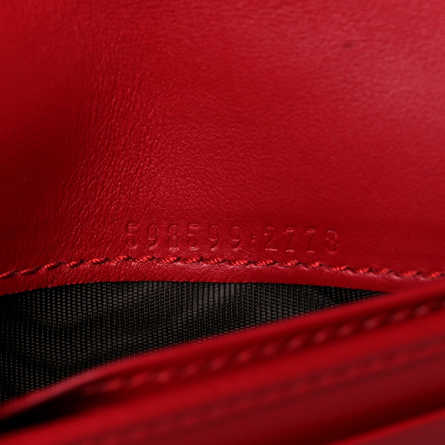 Calfskin Matelasse GG Marmont Passport Case Hibiscus Red