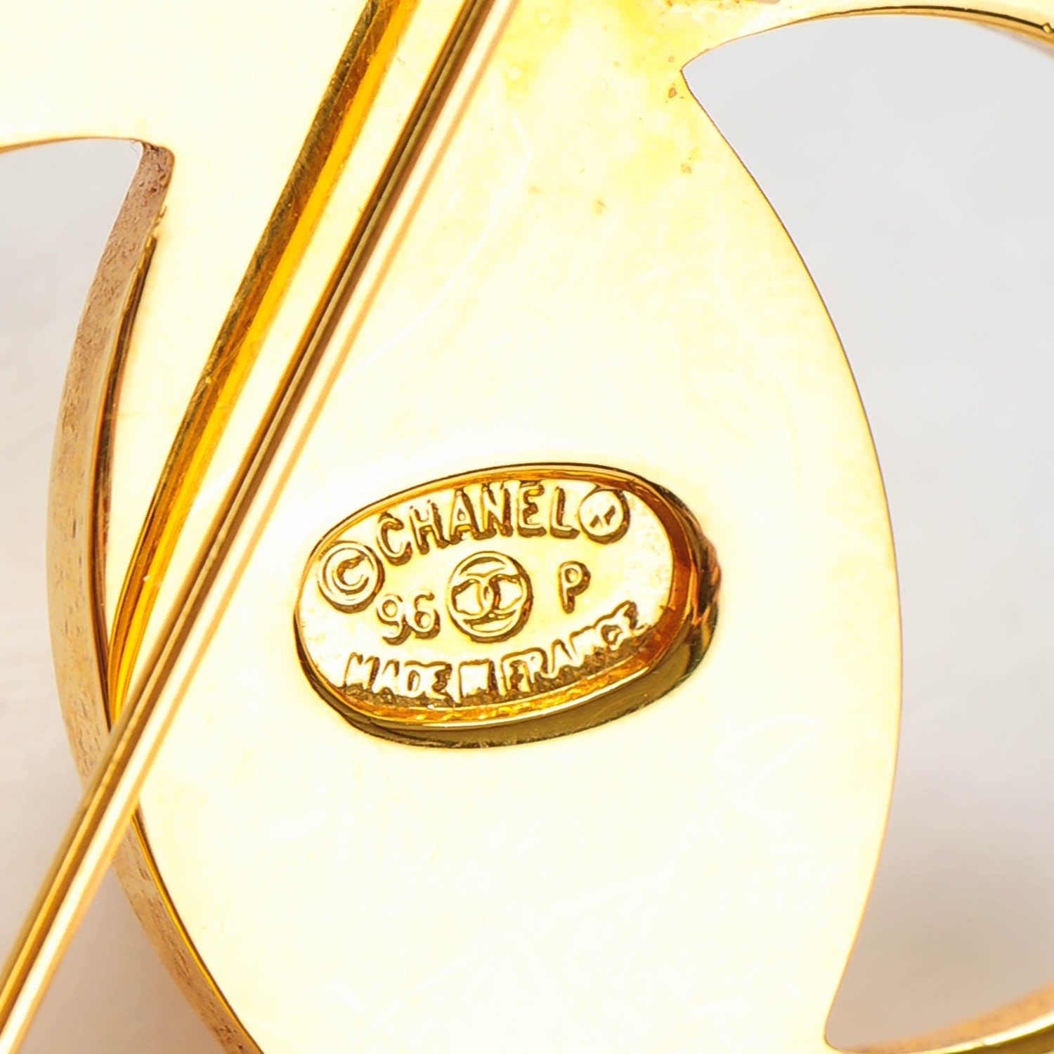 Chanel CC Turn Lock Brooch Gold 4 of 5