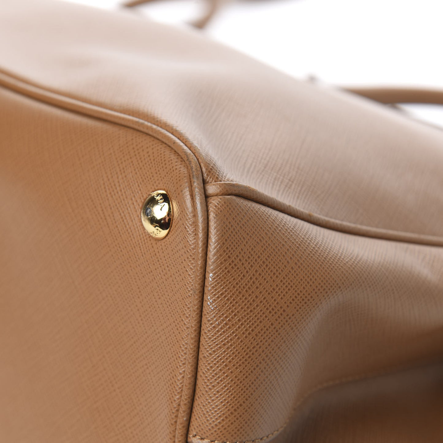 Saffiano Medium Galleria Double Zip Tote Caramel