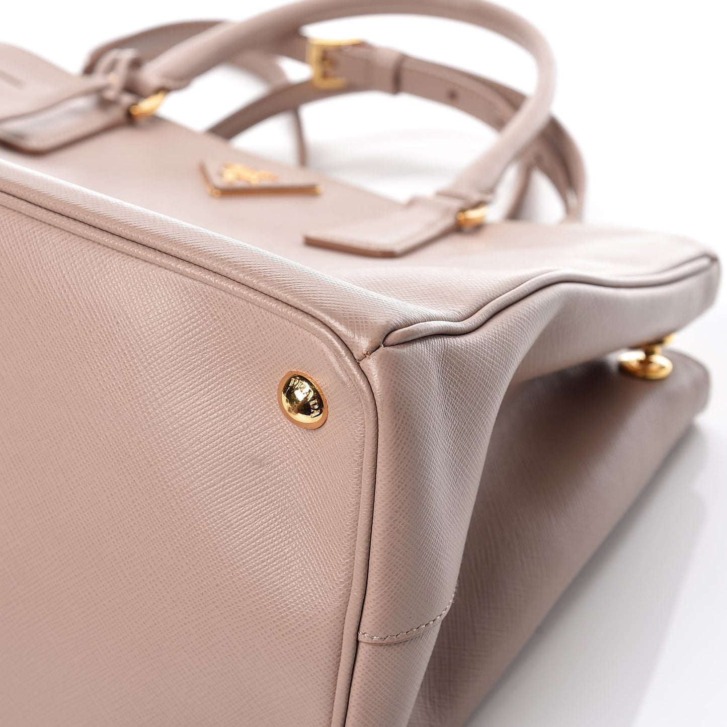 Saffiano Medium Galleria Double Zip Tote Cammeo