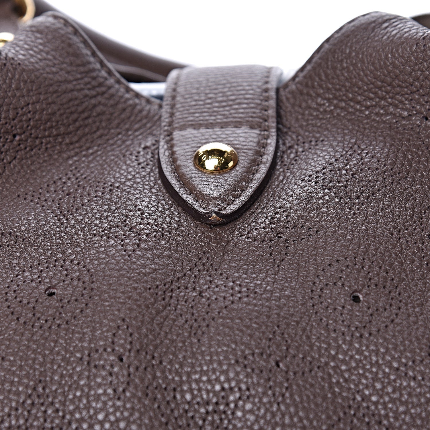 Louis Vuitton Mahina L Gris Perle 9 of 15
