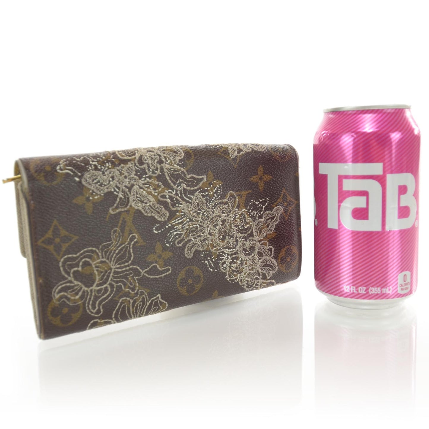 Monogram Dentelle Sarah Wallet Silver