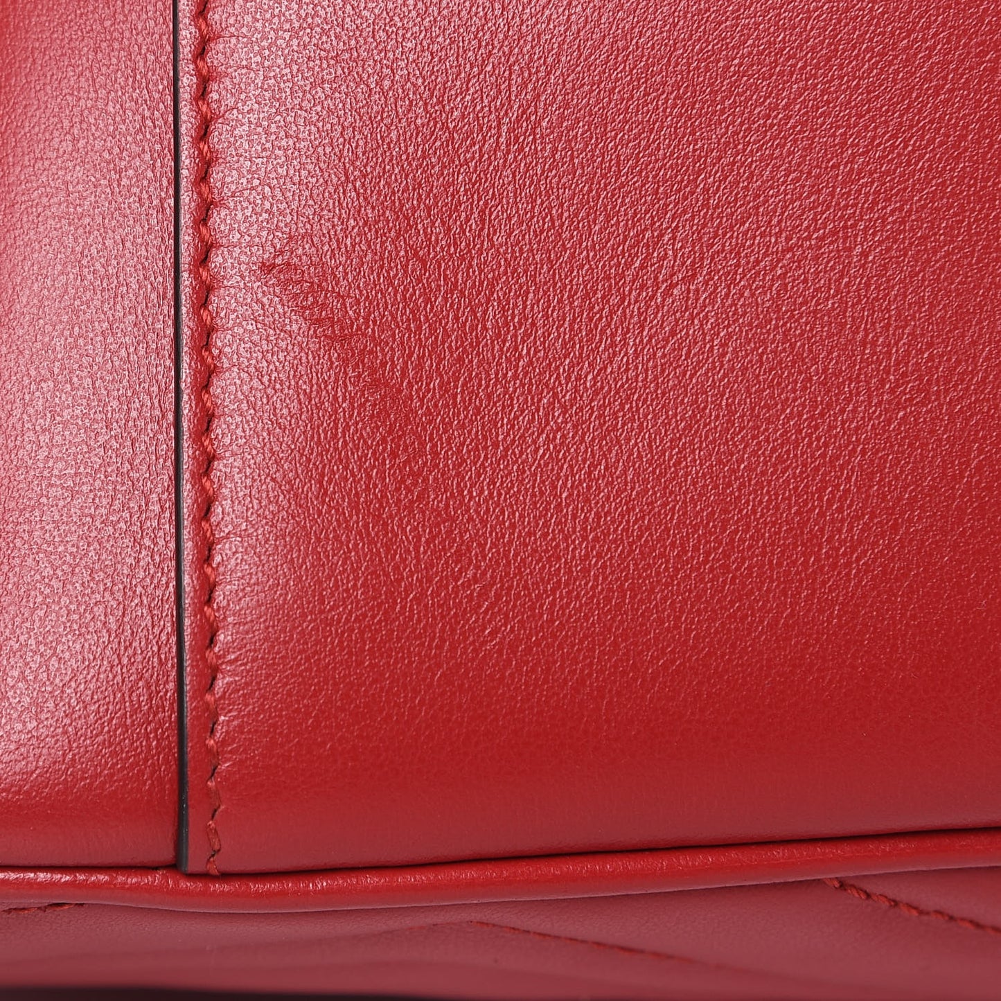 Calfskin Matelasse Large GG Marmont Shoulder Bag Hibiscus Red