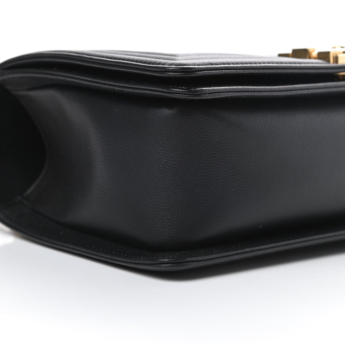 Caviar Quilted Medium Boy Flap Black