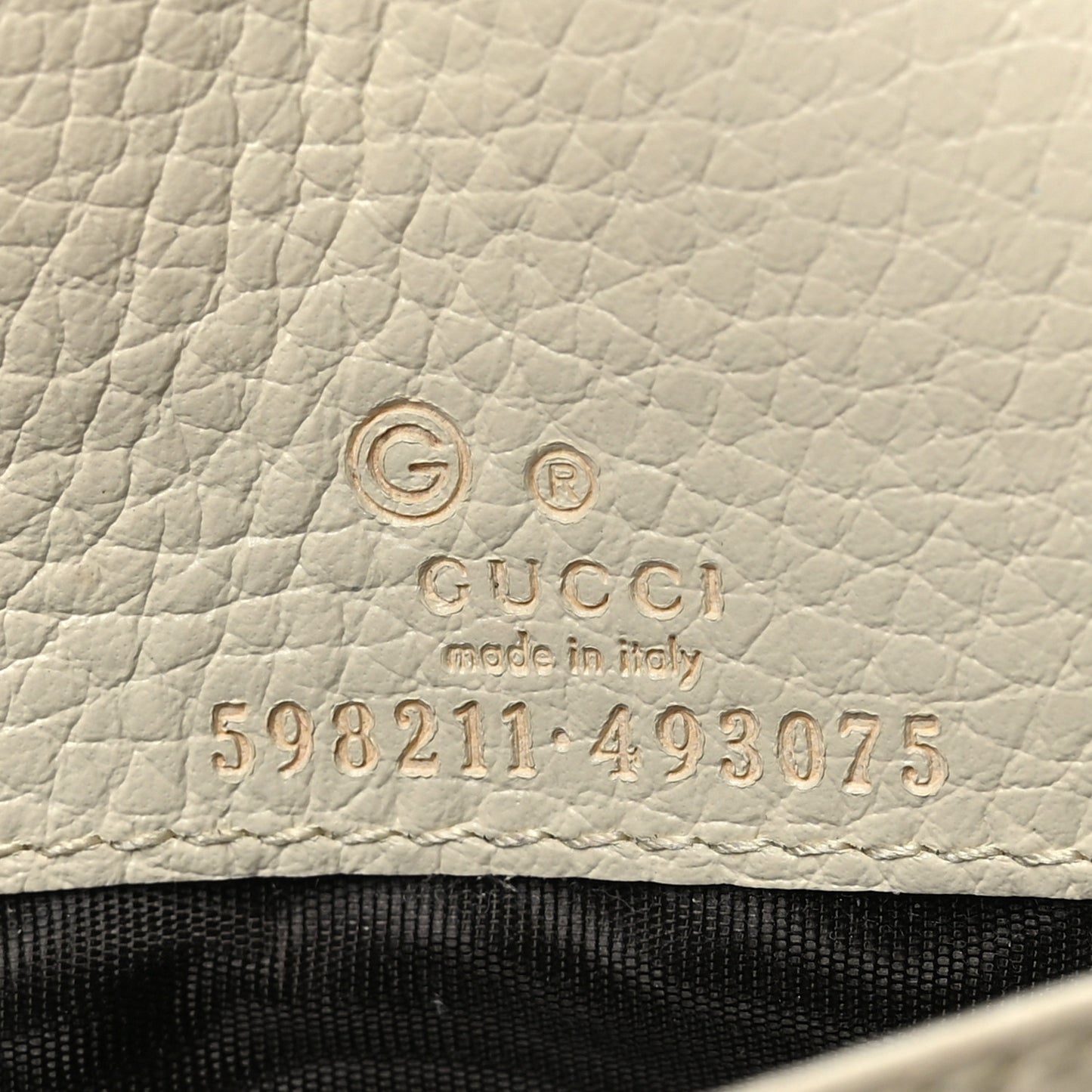 Pebbled Calfskin Soho Wallet on Chain Ivoire