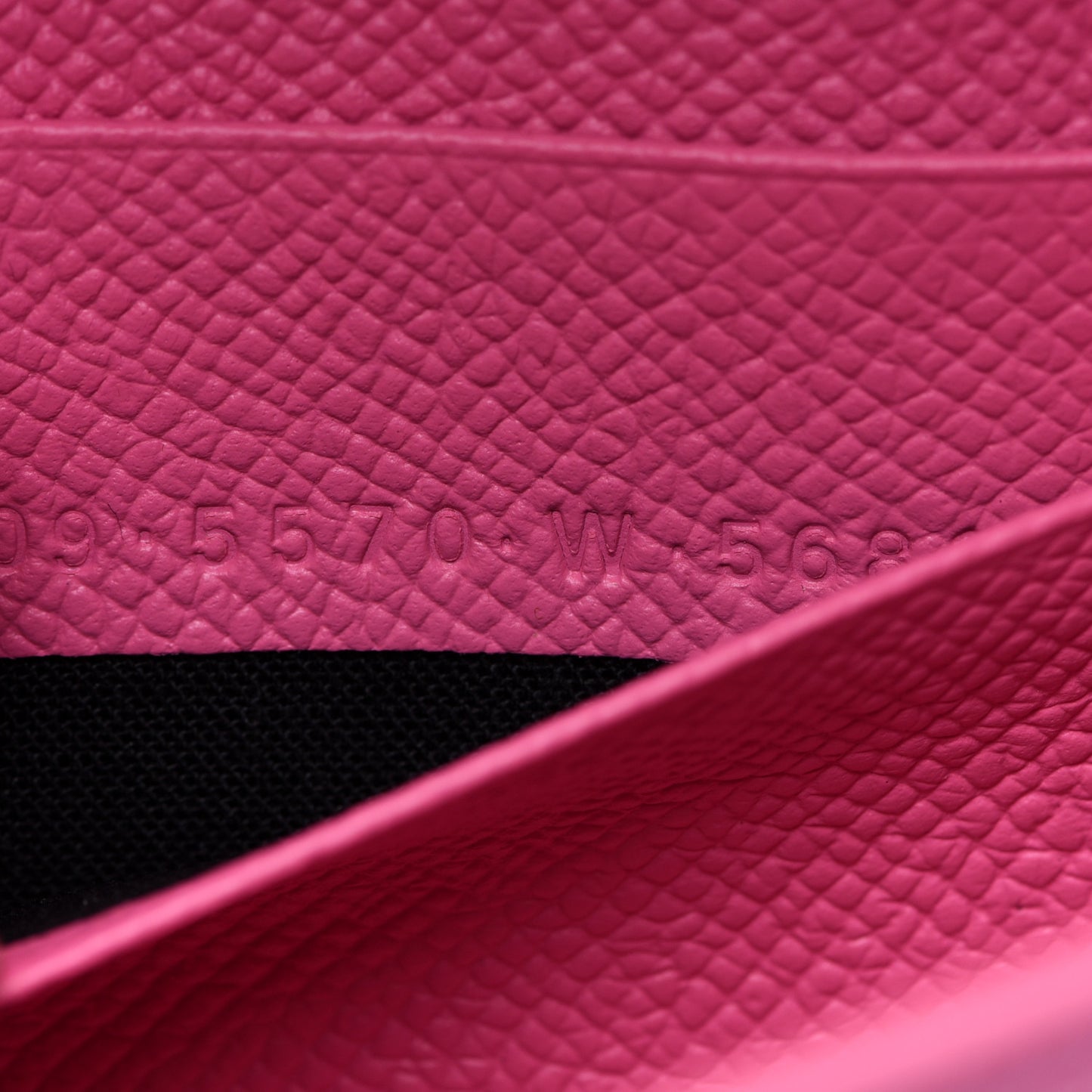 Signature Grained Calfskin Logo Ville Wallet on Chain Bubble Gum Black