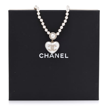 Chanel Pearl Crystal CC Heart Short Necklace Pearly White Gold 6 of 8