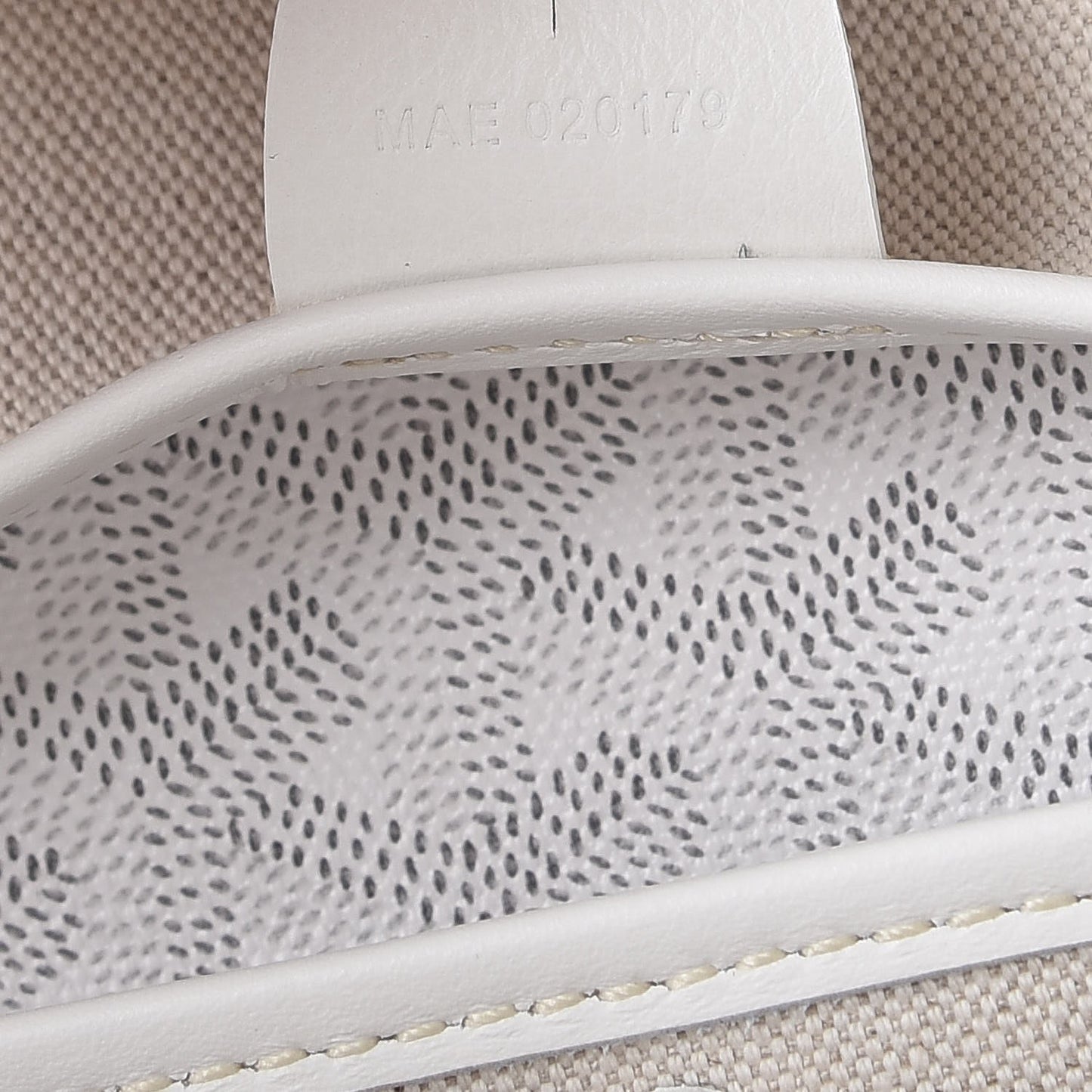 Goyardine Artois MM White