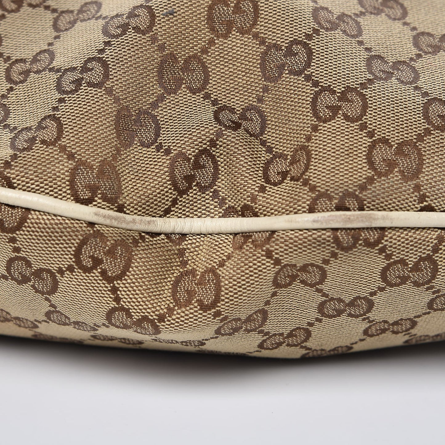 Monogram Large Wave Hobo Off White